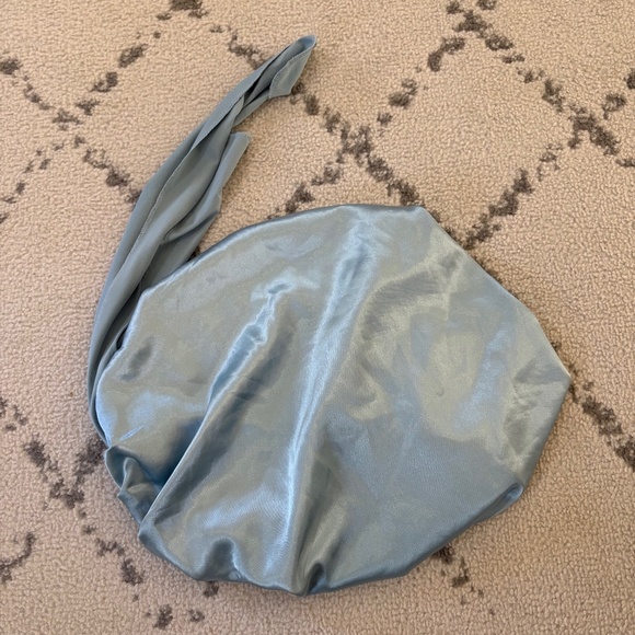 Blue Adjustable Oversized Satin Bonnet- Kitsch - Picture 5 of 10
